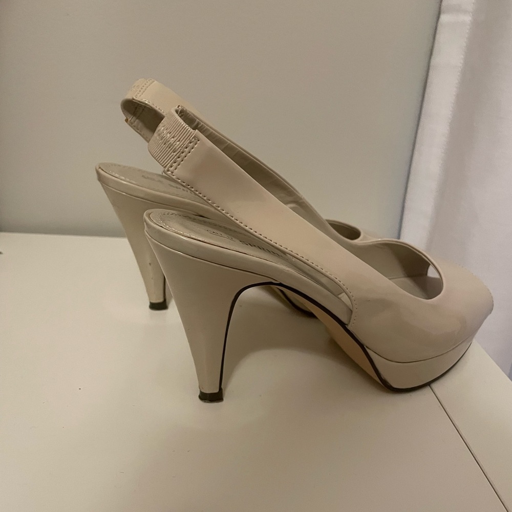 Nude high heel in Size 7